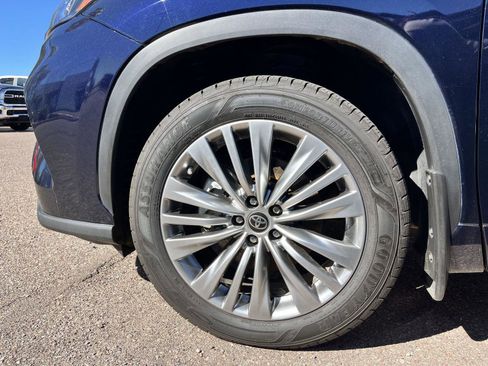 Used 2023 Toyota Highlander Platinum image 49