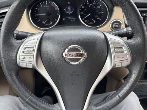 Used 2016 Nissan Rogue SL image 8