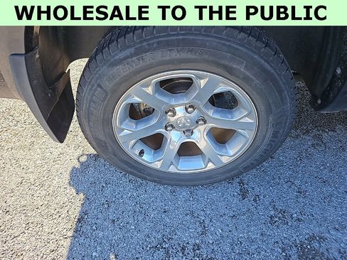 Used 2016 RAM 1500 Laramie w/ Convenience Group image 12