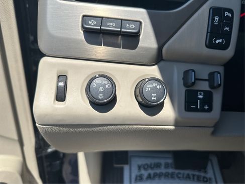 Used 2020 GMC Yukon XL Denali w/ Open Road Package AWD/4WD image 15