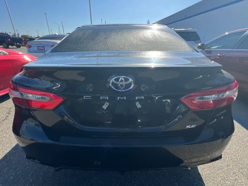 Used 2018 Toyota Camry SE FWD image 5