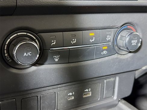 Used 2024 Nissan Frontier SV image 13