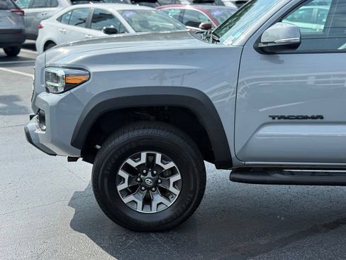 Certified 2020 Toyota Tacoma TRD Off-Road w/ TRD Premium Off Road Package AWD/4WD image 2