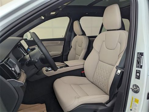 New 2026 Volvo XC90 T8 Plus image 5