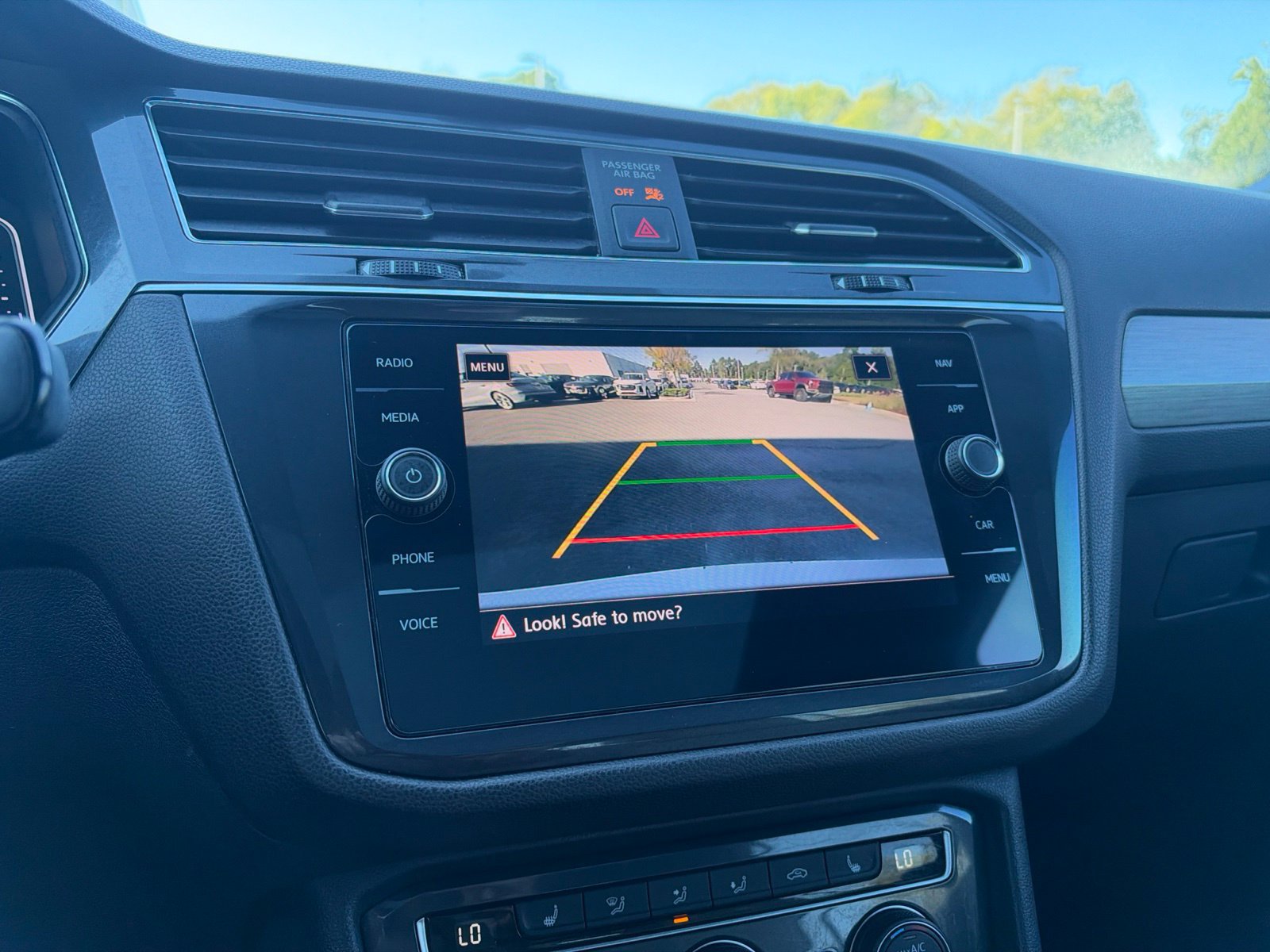 Used 2019 Volkswagen Tiguan SEL Premium R-Line FWD image 16