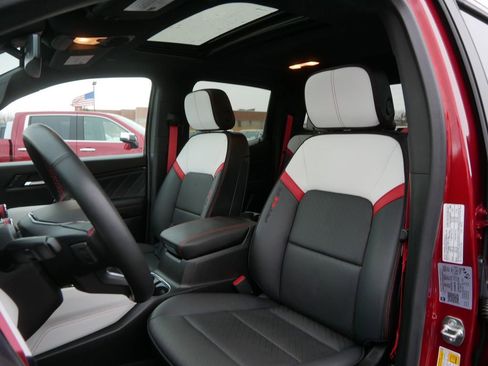 Used 2024 GMC Canyon AT4X image 11