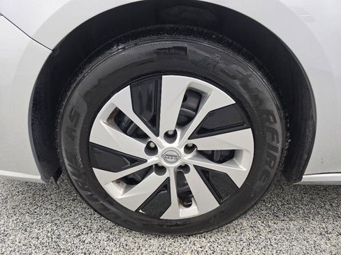 Used 2024 Nissan Altima 2.5 S FWD image 33