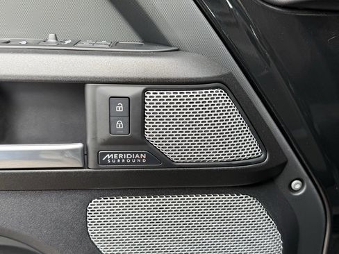 Certified 2024 Land Rover Defender 130 V8 image 16