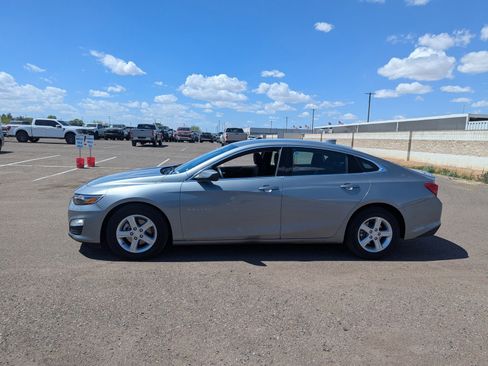 Used 2024 Chevrolet Malibu LT image 2