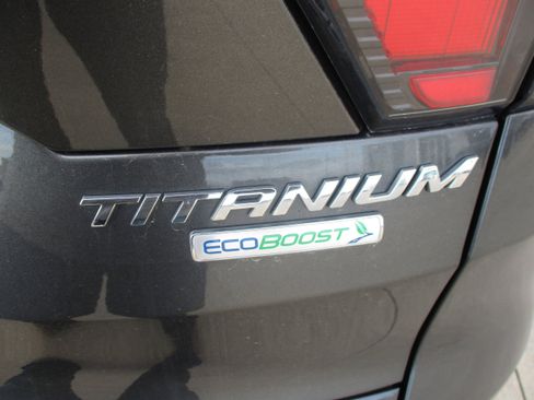Used 2017 Ford Escape Titanium FWD image 4