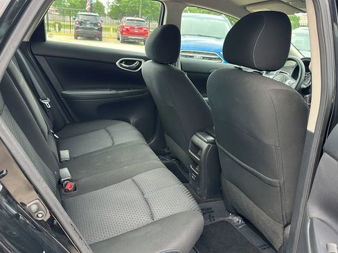 Used 2019 Nissan Sentra SR FWD image 16