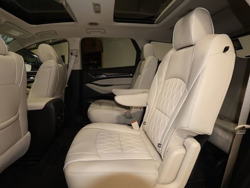 Certified 2024 Buick Enclave Avenir w/ Avenir Technology Package image 24