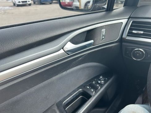 Used 2014 Ford Fusion SE image 26