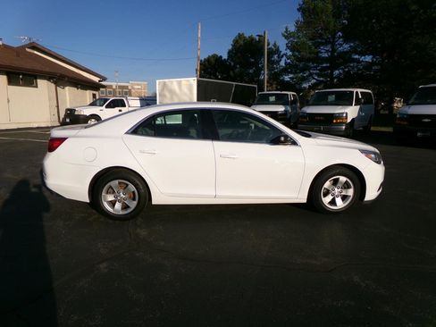 Used 2015 Chevrolet Malibu LS FWD image 2