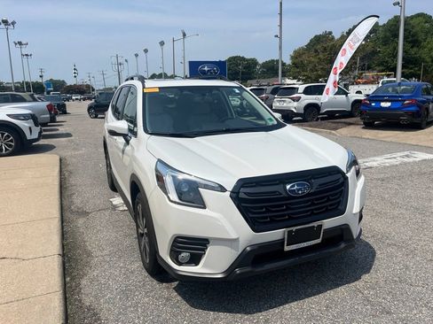 Used 2023 Subaru Forester Limited AWD/4WD image 2