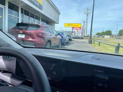 Used 2025 Kia K4 LXS image 33