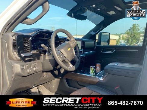 Used 2026 Chevrolet Silverado 2500 High Country w/ High Country Premium Package AWD/4WD image 12