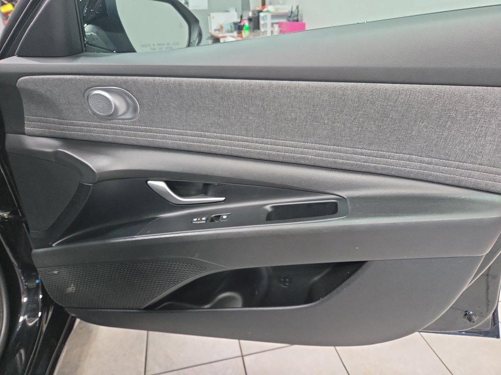 Used 2024 Hyundai Elantra Limited FWD image 20