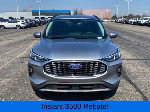 Used 2024 Ford Escape Platinum image 2