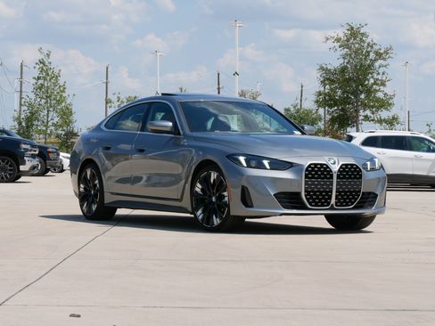 Certified 2025 BMW 430i RWD image 2