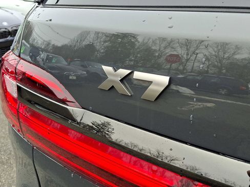 Used 2022 BMW X7 M50i image 32