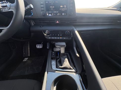 New 2026 Hyundai Elantra SEL Sport FWD image 11