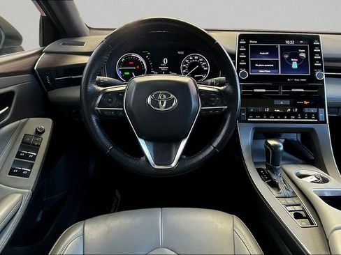 Used 2020 Toyota Avalon XLE w/ Moonroof Package image 8