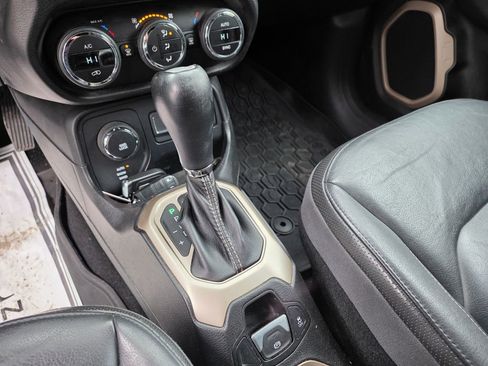Used 2015 Jeep Renegade Limited AWD/4WD image 11