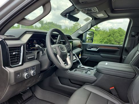 New 2025 GMC Sierra 2500 Denali w/ Denali Reserve Package image 15