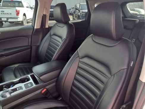 Used 2024 Ford Edge SEL image 12