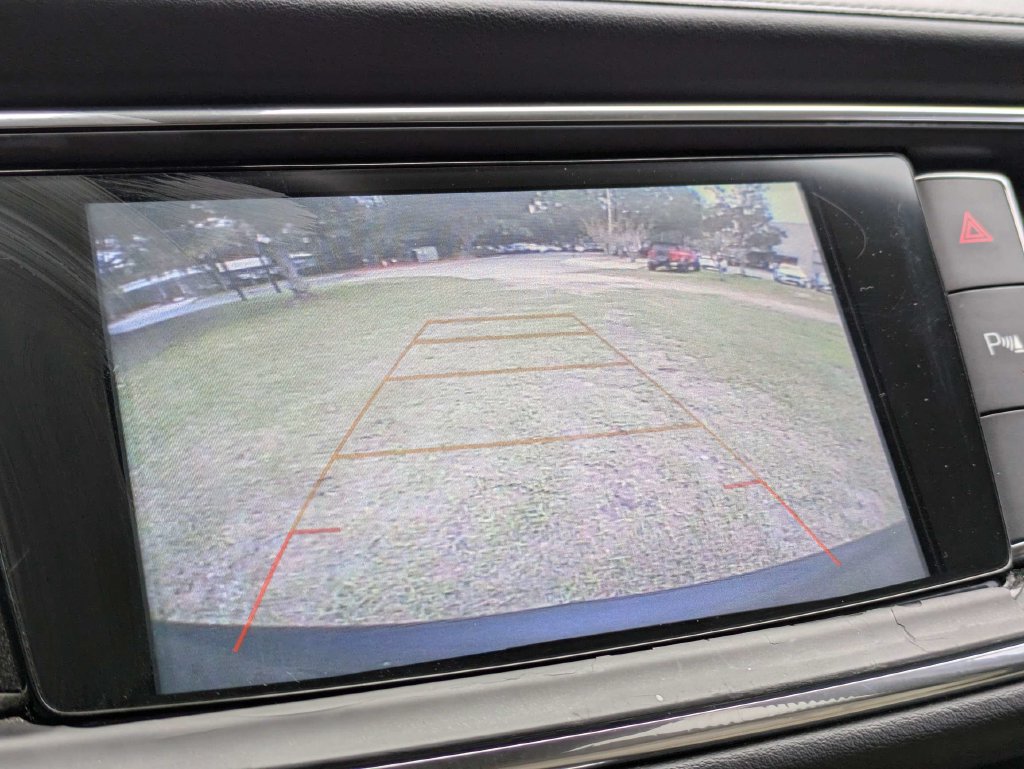 Used 2019 Buick Enclave Essence FWD image 21