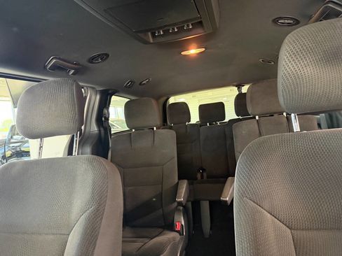 Used 2017 Dodge Grand Caravan SE FWD image 17