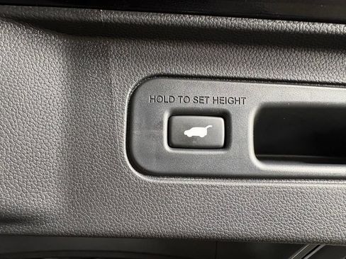 Used 2025 Honda Pilot TrailSport image 34