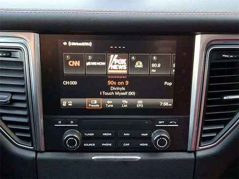 Certified 2017 Porsche Macan S image 23