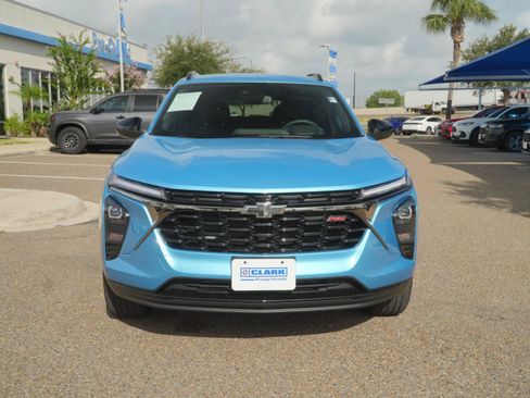 Used 2026 Chevrolet Trax RS w/ Driver Confidence Package FWD image 2