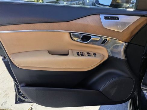 Used 2016 Volvo XC90 T6 Inscription w/ Protection Package Plus image 11