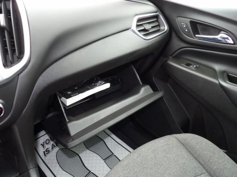Used 2024 Chevrolet Equinox LT FWD image 17
