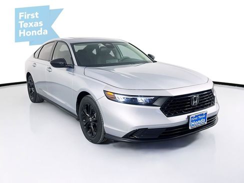 Certified 2025 Honda Accord SE image 1