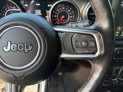Used 2018 Jeep Wrangler Unlimited Rubicon AWD/4WD image 25
