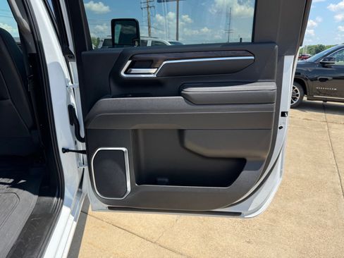 Used 2025 GMC Sierra 2500 SLT image 25