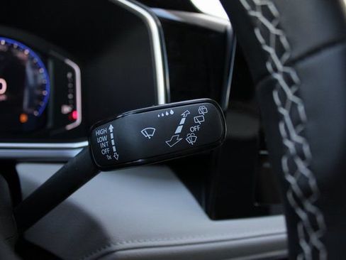 New 2025 Volkswagen Taos SEL AWD/4WD image 13