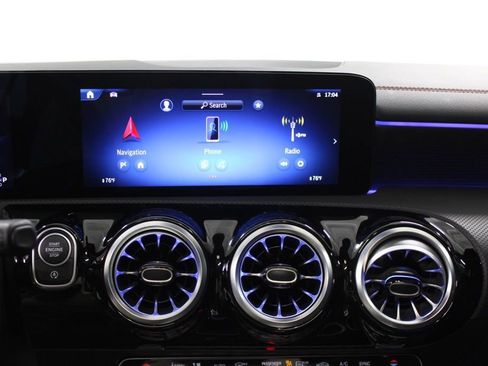 Used 2025 Mercedes-Benz CLA 35 AMG 4MATIC image 21