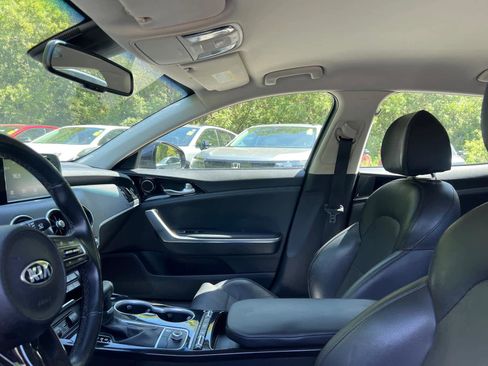 Used 2019 Kia Stinger AWD/4WD image 13