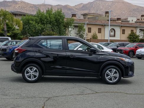 Used 2024 Nissan Kicks S FWD image 3