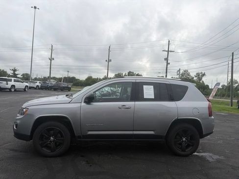 Used 2017 Jeep Compass High Altitude AWD/4WD image 4