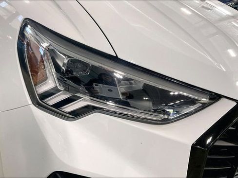 Certified 2025 Audi Q3 2.0T Premium Plus w/ Premium Plus Package image 28