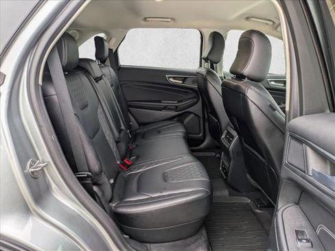 Used 2024 Ford Edge Titanium image 17