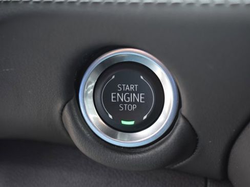Used 2025 Chevrolet Suburban Z71 AWD/4WD image 29