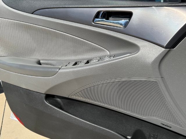 Used 2013 Hyundai Sonata Limited FWD image 21