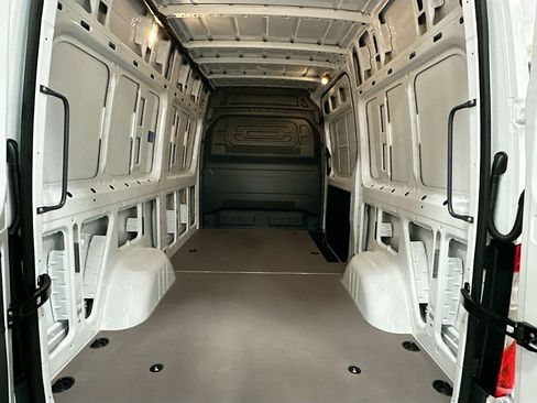 Used 2026 Mercedes-Benz Sprinter 144 Cargo image 22